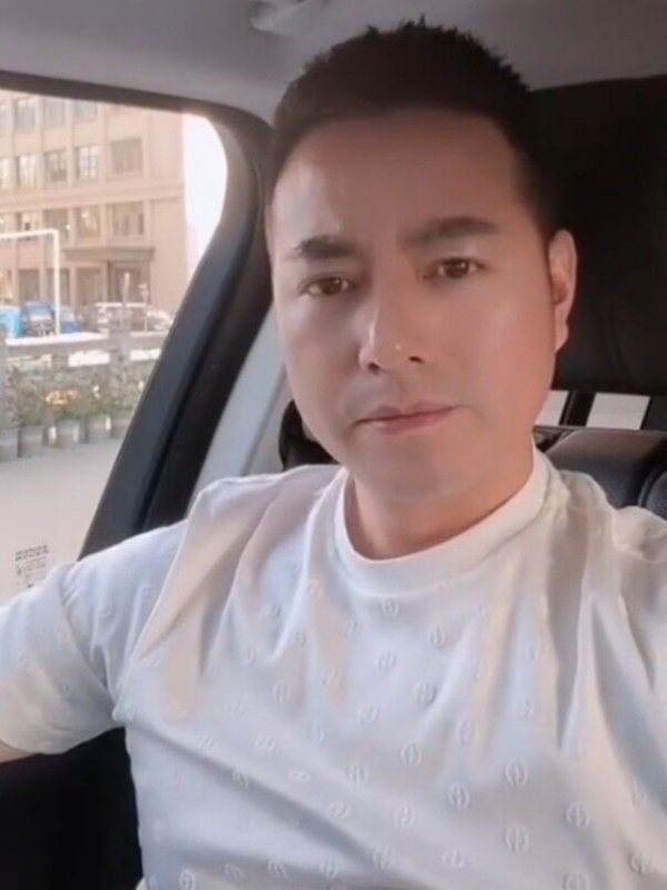 勿忘初心的第一张照片--福建交友中心